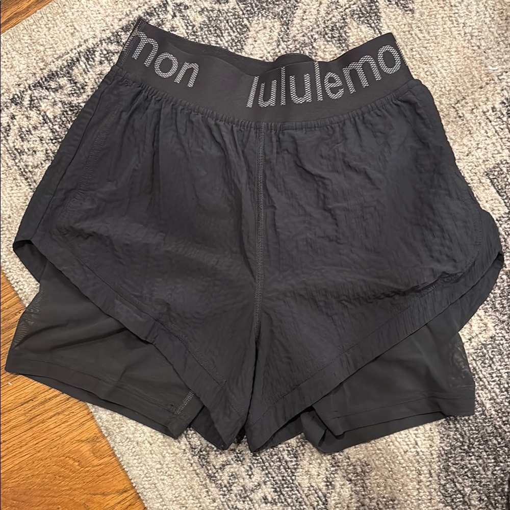 lululemon athletica Women's grey Shorts with mesh built ins